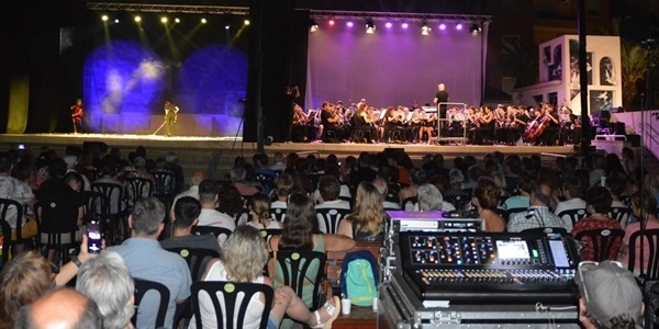 Tribut ABBA. Actuació conjunt Unió Musical, Associació Ballet